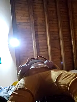 Snapshot of CRHYSTEL chatting on March 2025 09:39:02 AM CRHYSTEL online show from March 2025 09:39:02 AM