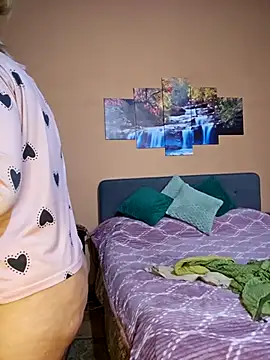 Snapshot of CRHYSTEL chatting on March 2025 07:09:01 AM CRHYSTEL online show from March 2025 07:09:01 AM