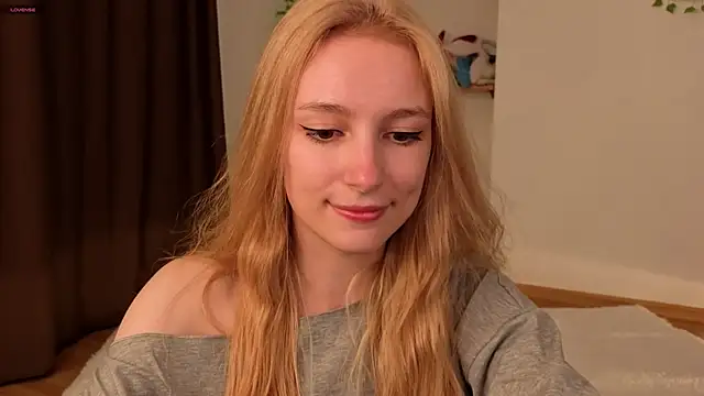 berrry girl online show from May 2026 11:40:01 AM