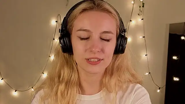berrry girl online show from July 2026 04:24:01 PM