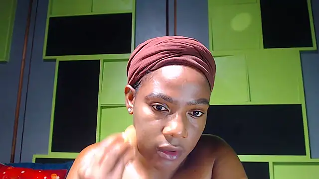 Snapshot of SexyAssDivaxxx chatting on February 2025 04:32:02 AM SexyAssDivaxxx online show from February 2025 04:32:02 AM