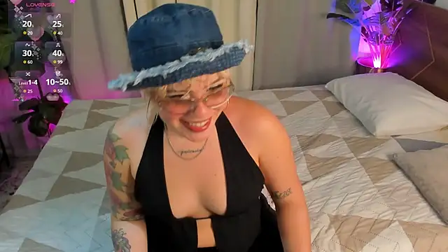 Snapshot of Amy_art chatting on February 2026 09:03:02 PM Amy art online show from February 2026 09:03:02 PM