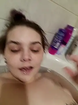 Snapshot of Randomness440 chatting on March 2026 05:02:01 AM Randomness440 online show from March 2026 05:02:01 AM