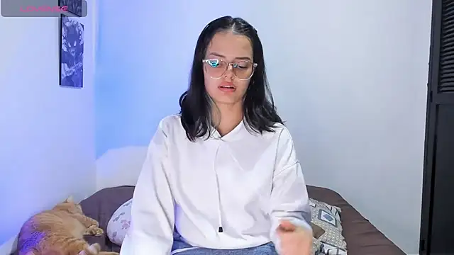 Snapshot of Abby_Saenz01 chatting on September 2025 09:42:02 PM Abby Saenz01 online show from September 2025 09:42:02 PM