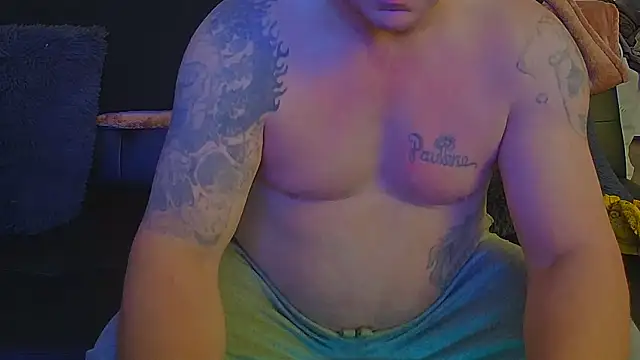 Snapshot of AwesomePapaya chatting on December 2025 11:43:02 PM AwesomePapaya online show from December 2025 11:43:02 PM