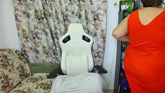 Snapshot of Selenna57 chatting on January 2025 07:45:01 PM Selenna57 online show from January 2025 07:45:01 PM