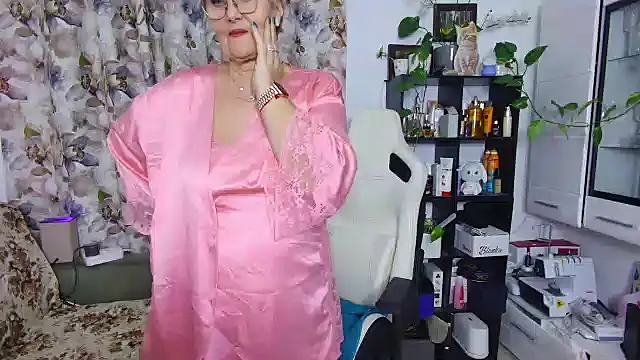 Snapshot of Selenna57 chatting on February 2025 06:02:02 PM Selenna57 online show from February 2025 06:02:02 PM