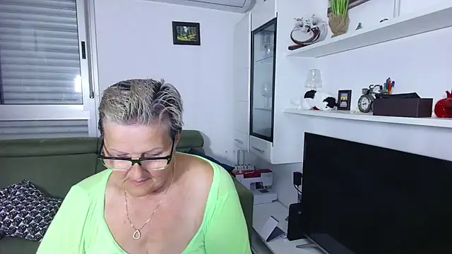 Selenna57 online show from June 2026 05:35:02 PM