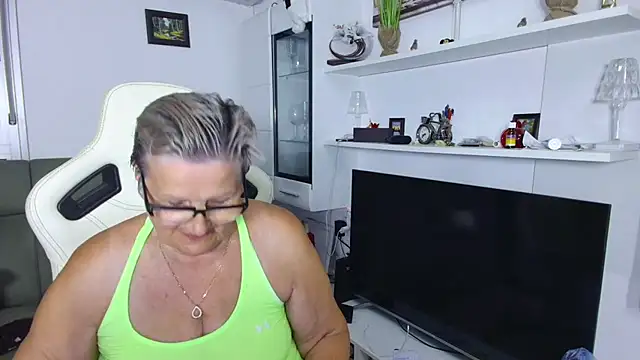Selenna57 online show from June 2026 05:26:02 PM