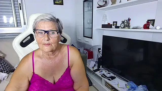 Selenna57 online show from June 2026 05:04:01 PM