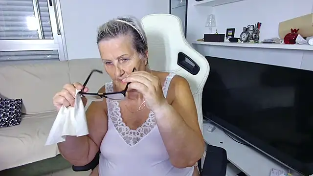 Selenna57 online show from June 2026 05:12:02 PM