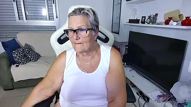 Selenna57 online show from June 2026 05:17:02 PM