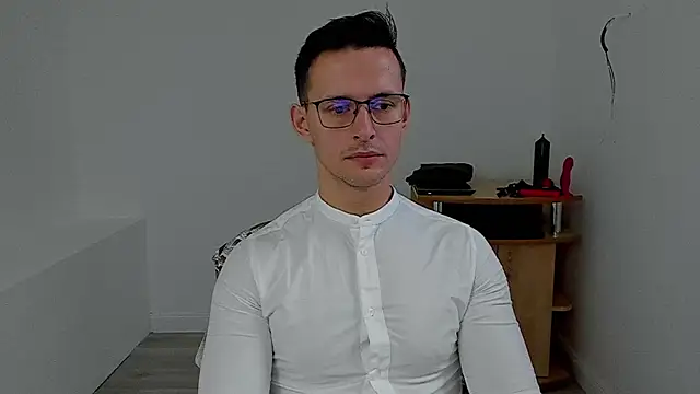 Snapshot of sexxymuscles4u chatting on December 2024 07:36:01 AM sexxymuscles4u online show from December 2024 07:36:01 AM