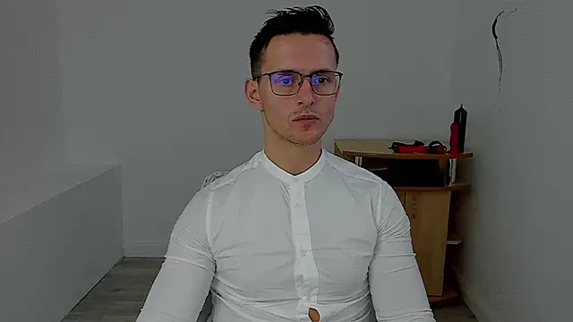 Snapshot of sexxymuscles4u chatting on December 2024 12:29:02 PM sexxymuscles4u online show from December 2024 12:29:02 PM
