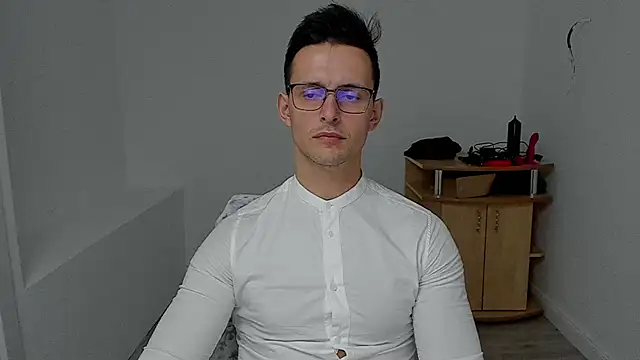 Snapshot of sexxymuscles4u chatting on December 2024 02:55:01 PM sexxymuscles4u online show from December 2024 02:55:01 PM