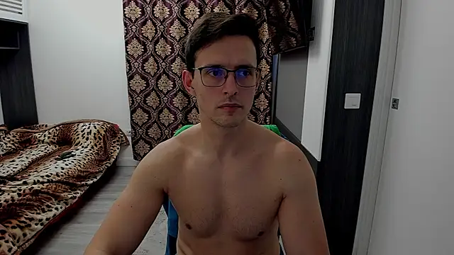Snapshot of sexxymuscles4u chatting on February 2025 12:44:01 PM sexxymuscles4u online show from February 2025 12:44:01 PM