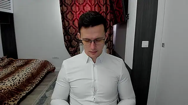 Snapshot of sexxymuscles4u chatting on February 2025 08:40:02 AM sexxymuscles4u online show from February 2025 08:40:02 AM