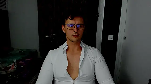 Snapshot of sexxymuscles4u chatting on October 2025 11:51:02 AM sexxymuscles4u online show from October 2025 11:51:02 AM