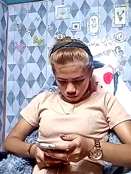 Snapshot of Cutie_body11 chatting on December 2024 09:18:01 AM Cutie body11 online show from December 2024 09:18:01 AM