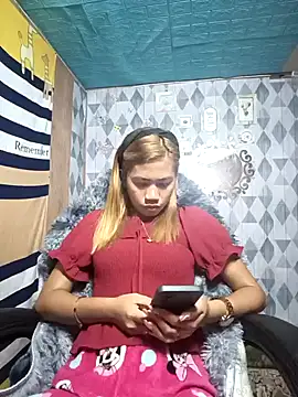 Snapshot of Cutie_body11 chatting on December 2024 01:22:01 AM Cutie body11 online show from December 2024 01:22:01 AM