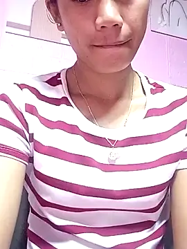 Snapshot of Cutie_body11 chatting on November 2025 12:21:02 AM Cutie body11 online show from November 2025 12:21:02 AM