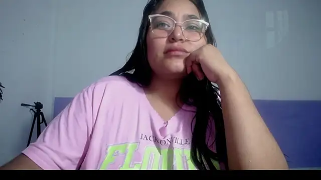 Snapshot of sirena_15 chatting on May 2026 05:25:01 AM sirena 15 online show from May 2026 05:25:01 AM