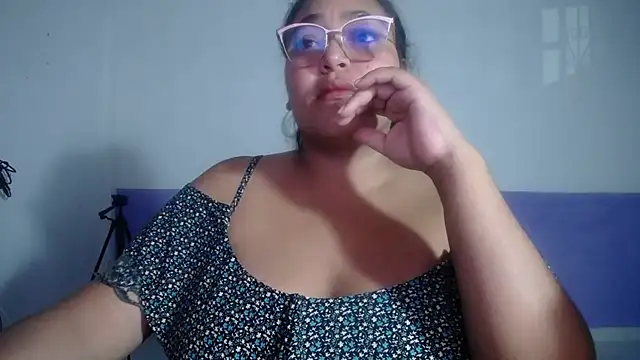Snapshot of sirena_15 chatting on May 2026 05:27:02 AM sirena 15 online show from May 2026 05:27:02 AM