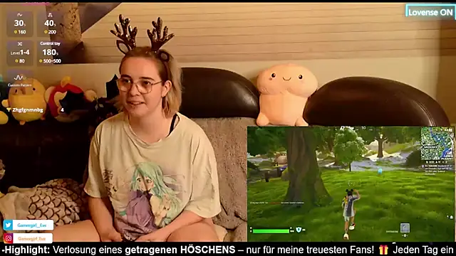 Snapshot of GamerGirl_Eve chatting on December 2024 07:07:01 PM GamerGirl Eve online show from December 2024 07:07:01 PM