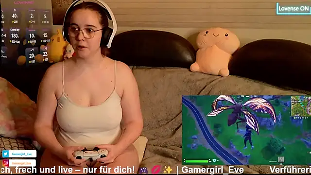 Snapshot of GamerGirl_Eve chatting on January 2025 07:18:01 PM GamerGirl Eve online show from January 2025 07:18:01 PM