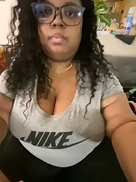 Snapshot of EbonyGoddessKira chatting on January 2025 09:50:02 PM EbonyGoddessKira online show from January 2025 09:50:02 PM