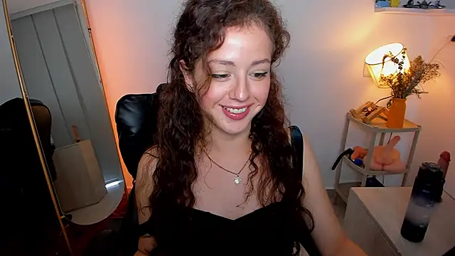 Cassandra Caiin online show from December 2025 10:04:02 PM