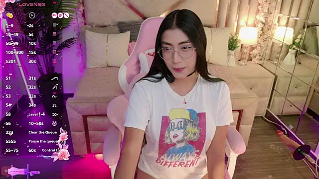 Snapshot of shanon- chatting on October 2025 11:57:01 PM shanon- online show from October 2025 11:57:01 PM