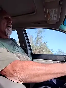 Snapshot of Yankeedave420 chatting on January 2025 02:52:02 PM Yankeedave420 online show from January 2025 02:52:02 PM