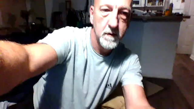 Snapshot of Yankeedave420 chatting on January 2025 04:36:02 AM Yankeedave420 online show from January 2025 04:36:02 AM