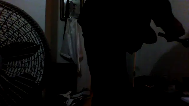 Snapshot of Yankeedave420 chatting on January 2025 01:41:01 AM Yankeedave420 online show from January 2025 01:41:01 AM