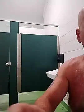 Snapshot of Yankeedave420 chatting on February 2025 11:14:02 PM Yankeedave420 online show from February 2025 11:14:02 PM