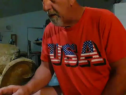 Snapshot of Yankeedave420 chatting on February 2025 08:40:01 AM Yankeedave420 online show from February 2025 08:40:01 AM