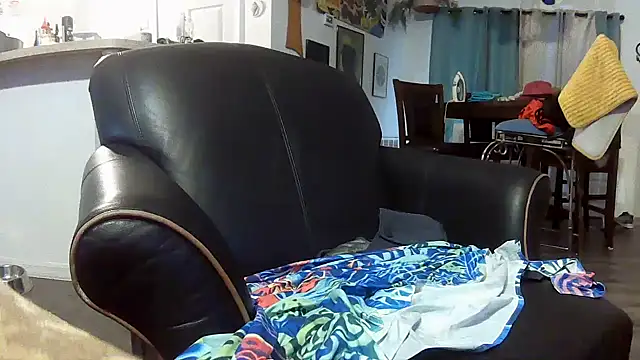 Snapshot of Yankeedave420 chatting on March 2025 12:44:02 PM Yankeedave420 online show from March 2025 12:44:02 PM