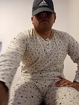 chicoguapo8 online show from October 2025 09:51:01 AM