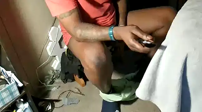 Snapshot of Makeyoucumallover chatting on December 2024 01:41:02 PM Makeyoucumallover online show from December 2024 01:41:02 PM