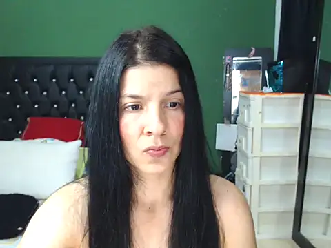 Estefani 32 online show from December 2024 04:19:02 PM