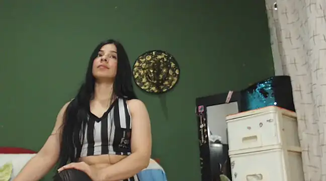 Estefani 32 online show from January 2025 01:47:01 AM