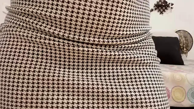 Snapshot of Estefani_32 chatting on December 2025 04:14:01 PM Estefani 32 online show from December 2025 04:14:01 PM