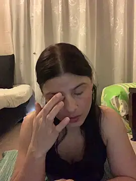 Estefani 32 online show from April 2026 02:52:02 PM