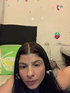 Estefani 32 online show from April 2026 07:01:01 PM
