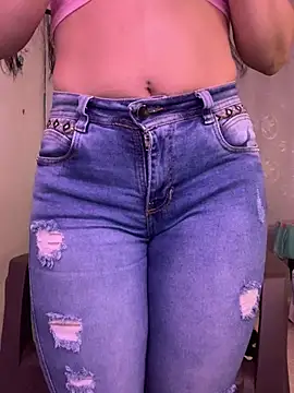 Estefani 32 online show from June 2026 05:01:02 PM