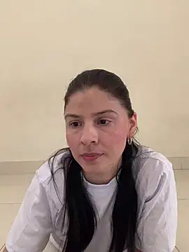 Estefani 32 online show from June 2026 04:41:01 PM