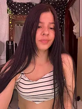 Estefani 32 online show from June 2026 05:28:02 PM