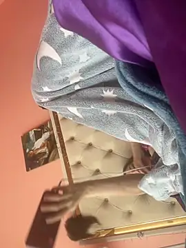 Flossy Vettie online show from October 2025 12:58:01 PM