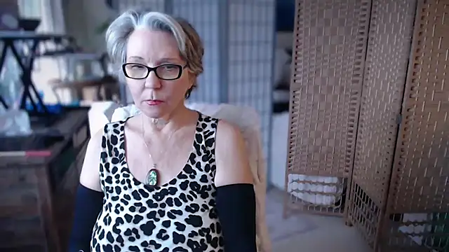 Snapshot of petradaniels chatting on February 2026 07:25:02 PM petradaniels online show from February 2026 07:25:02 PM